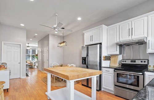 Passyunk Square House | Private Rooftop with Sunset & City Skyline