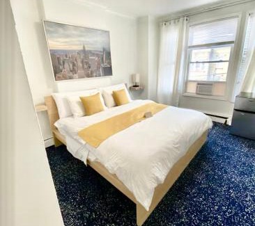 West New York House | Private Room A-KING BED-12Mints NYCity