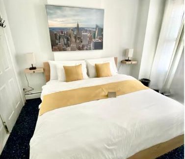 West New York House | Private Room A-KING BED-12Mints NYCity