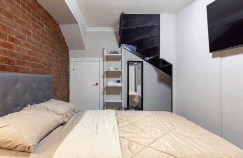 Ukrainian Village Apartment | Private Room at a 3 bedroom Apt at the heart of East Village - shared apartment