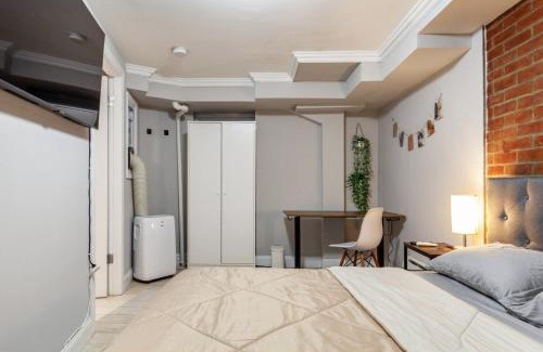 Ukrainian Village Apartment | Private Room at a 3 bedroom Apt at the heart of East Village - shared apartment