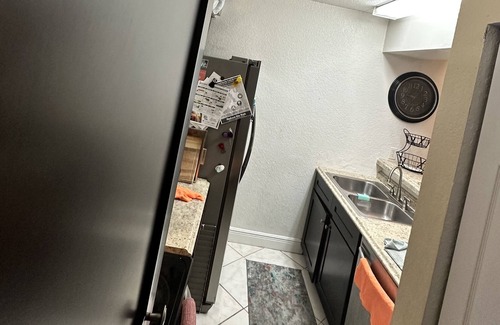 Coral Springs Apartment | Private Room & BathRm shares living, dinning, kitchen areas and washing machine.