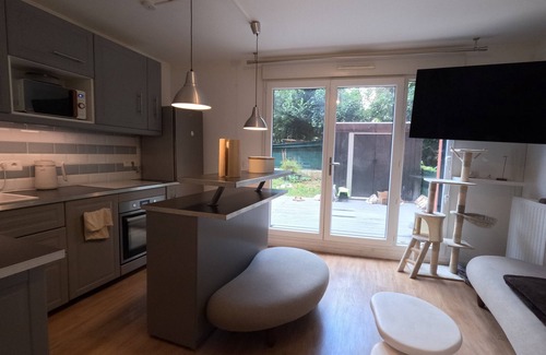 Noisy-le-Sec Apartment | Private room - Garden & terrace