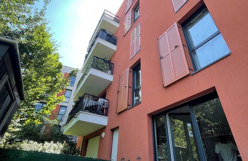 Noisy-le-Sec Apartment | Private room - Garden & terrace