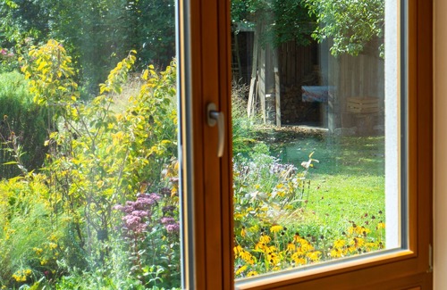 Bermatingen Apartment | Private room Haus Lebherz - Double room Bett & Blume Haus Lebherz, shower/WC, 20 sqm, ground floor