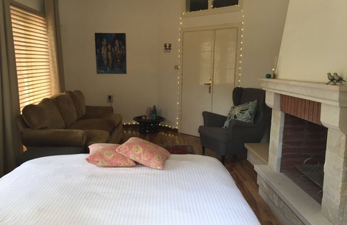 Amman Bed & Breakfast | Private room in a Home designed with love