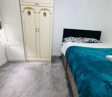 Glasgow House | Private Room in Glasgow City