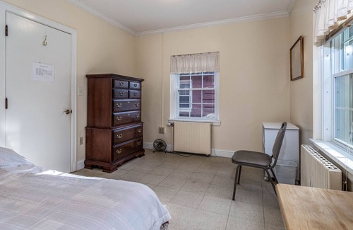 Lancaster House | Private Room in Grand Estate w/ Separate Entrance
