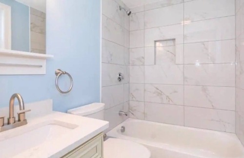 Quincy Apartment | Private room in Luxury Condo By Quincy Center