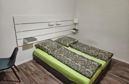 Pirna House | Private room in our home with free VVO ticket & cats