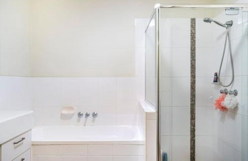 Kippa-Ring House | Private Room in Shared Accommodation