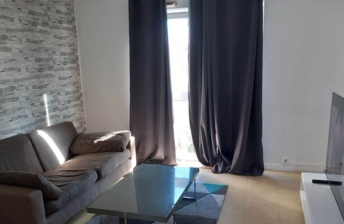 Poissy Bed & Breakfast | Private room, Poissy