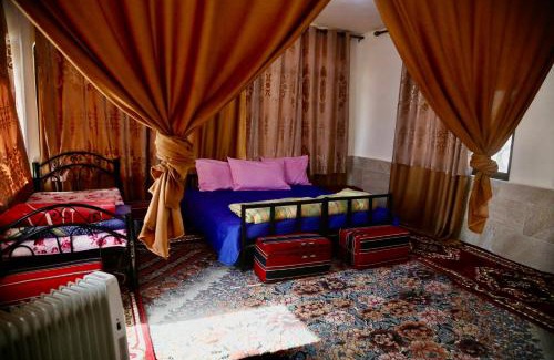 Karak Governorate House | private room with cultural experience and great landscapes