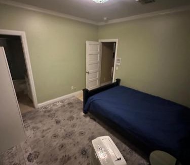 Burbank House | Private room with private bathroom in house - Mini Mansion