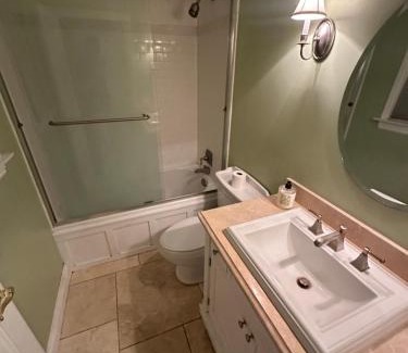 Burbank House | Private room with private bathroom in house - Mini Mansion