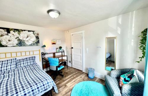 Rainier Valley House | Private Room with Shared Bathrooms 10 Minutes To SeaTac Airport