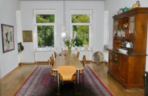 Vahrenwald-List House | Private Rooms