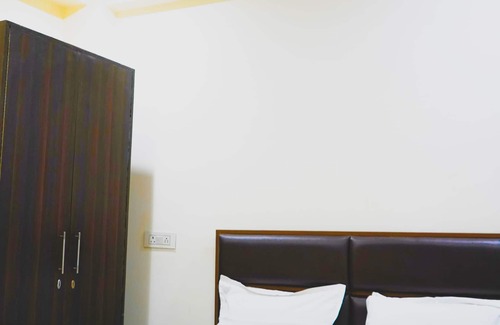 Delhi Bed & Breakfast | private rooms in ashram