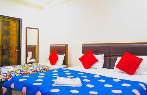 Delhi Bed & Breakfast | private rooms in ashram
