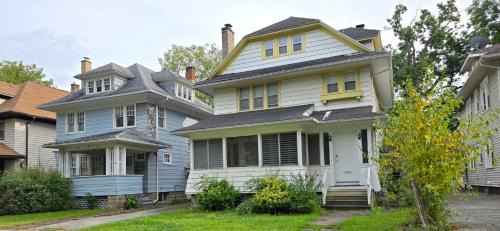 Rochester House | Private rooms in Rochester home- Near Hospitals and Universities