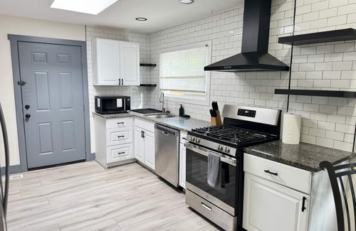 Barnum West House | Private Rooms near Downtown Denver & Sloan’s Lake (Room #2)