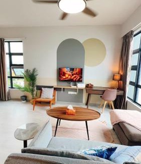 Downtown Kota Kinabalu Apartment | Private Royal Top-Floor Corner, Stunning Oceanview Luxury Stay -Mango House6