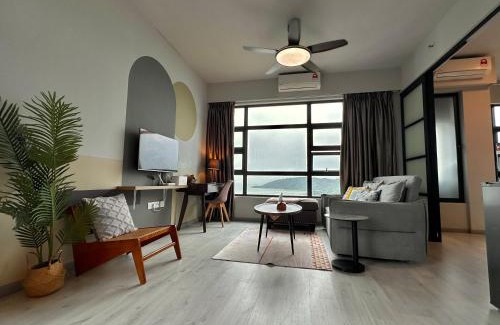 Downtown Kota Kinabalu Apartment | Private Royal Top-Floor Corner, Stunning Oceanview Luxury Stay -Mango House6