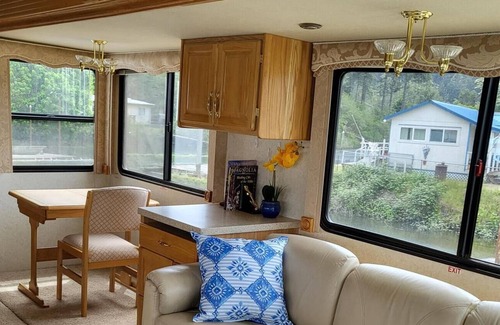 Lakeside House | Private RV in gated lot on ten mile creek/ 10 mile lake
