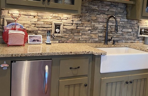 Wedowee House | Private, Secluded Custom Built Lakehouse On Beautiful Lake Wedowee