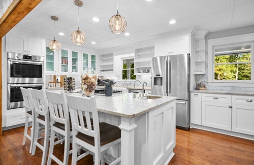 Powder Springs House | Private & Secluded 5-Acre Gated Estate w/Pool + Expansive Entertaining Space