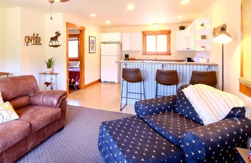 Grand Lake Cabin | Private & Serene Lake Getaway Retreat