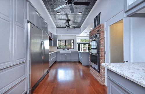 Shadow Hills House | Private serene retreat with pool in Los Angeles near Burbank and all studios!