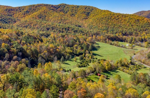 Elkton Cabin | Private Shenandoah Cabin Chalet Luray Fire Pit