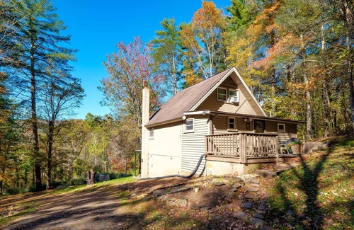 Elkton Cabin | Private Shenandoah Cabin Chalet Luray Fire Pit