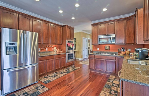 Franklin House | Private Smoky Mountain Home w/Porch & Peak Views!