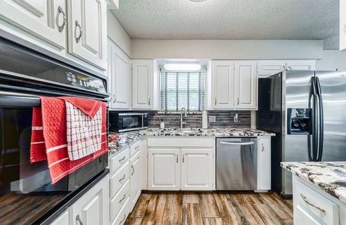North Richland Hills House | Private, sparkling pool! Close to Fort Worth and Dallas!