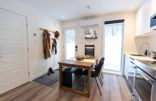 Argenteuil Regional County Municipality Ski Chalet | Private Spa| Hiking| Skiing| Mini Chalet| Assinie