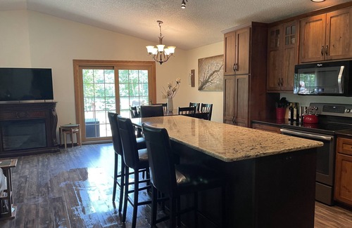 Tomahawk House | Private, spacious property located directly on the Wisconsin River