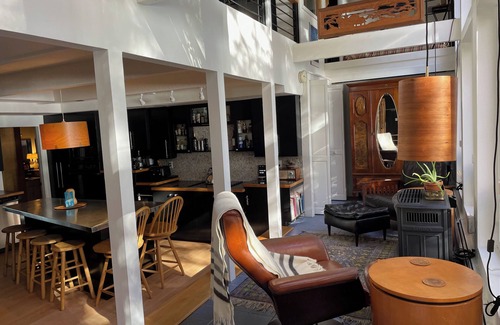 Kents Hill House | Private, Spacious, Sunlit Lakehouse near quiet mountain trails