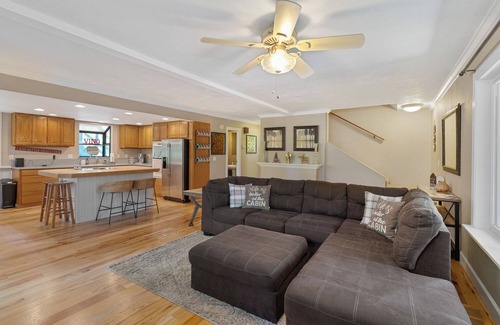 Garden Valley Cabin | Private Spacious Cabin Getaway - Sleeps 14 - 3 bd - 2.5 baths