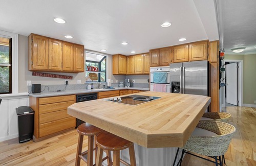 Garden Valley Cabin | Private Spacious Cabin Getaway - Sleeps 14 - 3 bd - 2.5 baths