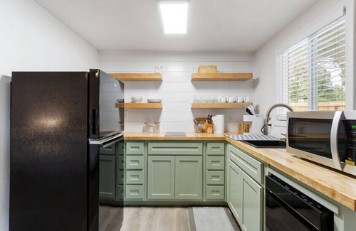 Tower District House | Private Studio/Guest House