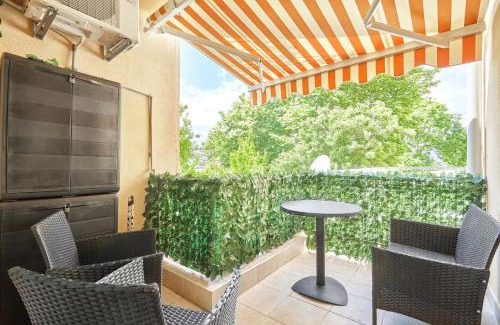 Old Town Apartment | Private Studio in Hotel Paradise Pomorie by Flat Mаnаger