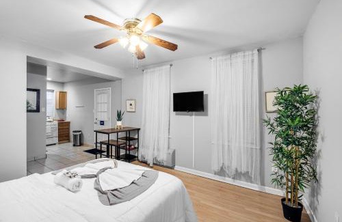 Bella Vista Apartment | Private Studio W Cozy Yard