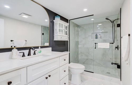 Burlington House | Private, Stylish, Large 1BR - Close to Everywhere