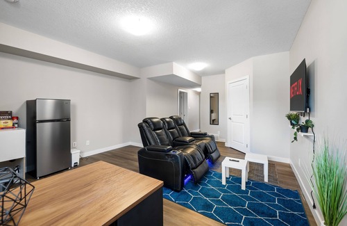 Jasper Place Apartment | Private Suite*Fenced Yard*WEM*Free Parking*Wi-Fi