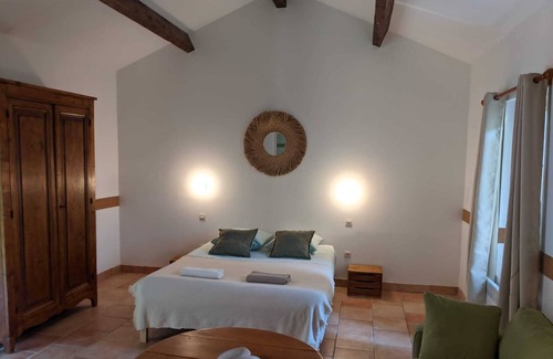 Ponteves Bed & Breakfast | Private suite in the heart of Provence