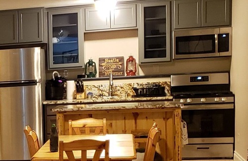 Cascade Apartment | Private suite just a short walk to Missouri River.