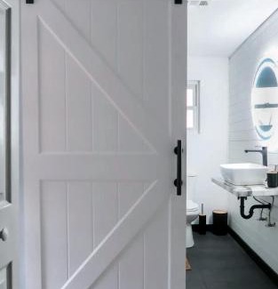 Sulphur Springs House | Private Suite near Busch Gardens Adventure Island USF and I-275