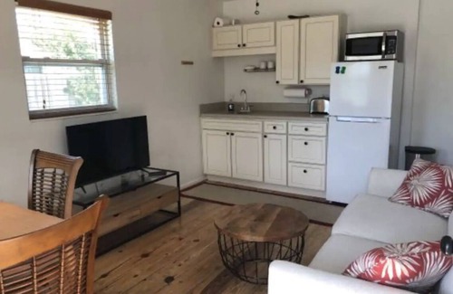 Connors Apartment | Private Suite near the Beach